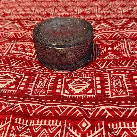 Tiara Glass Powder Box or Trinket Box with Lid. Original Sticker Intact. Nice!! - Picture 2 of 4